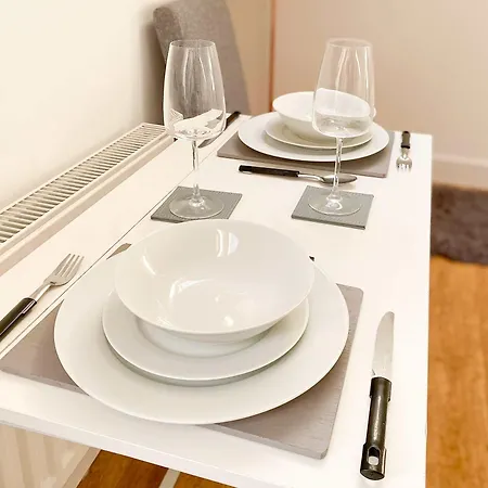 Green Glades Lovely Self Contained Apartment-Studio In Super South West Location By Staystaycations Bristol Exterior photo