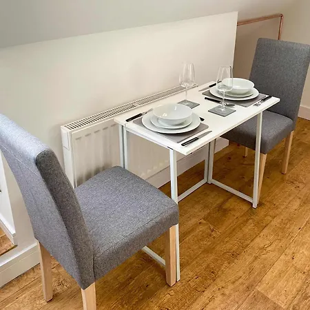 Green Glades Lovely Self Contained Apartment-Studio In Super South West Location By Staystaycations Bristol Exterior photo