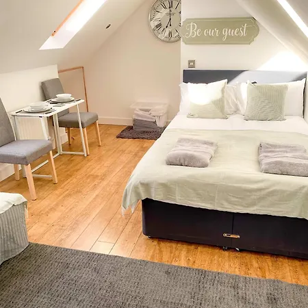 Green Glades Lovely Self Contained Apartment-Studio In Super South West Location By Staystaycations Bristol Exterior photo