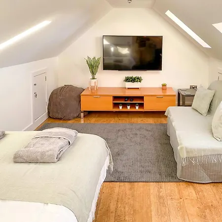 Green Glades Lovely Self Contained Apartment-Studio In Super South West Location By Staystaycations Bristol Exterior photo