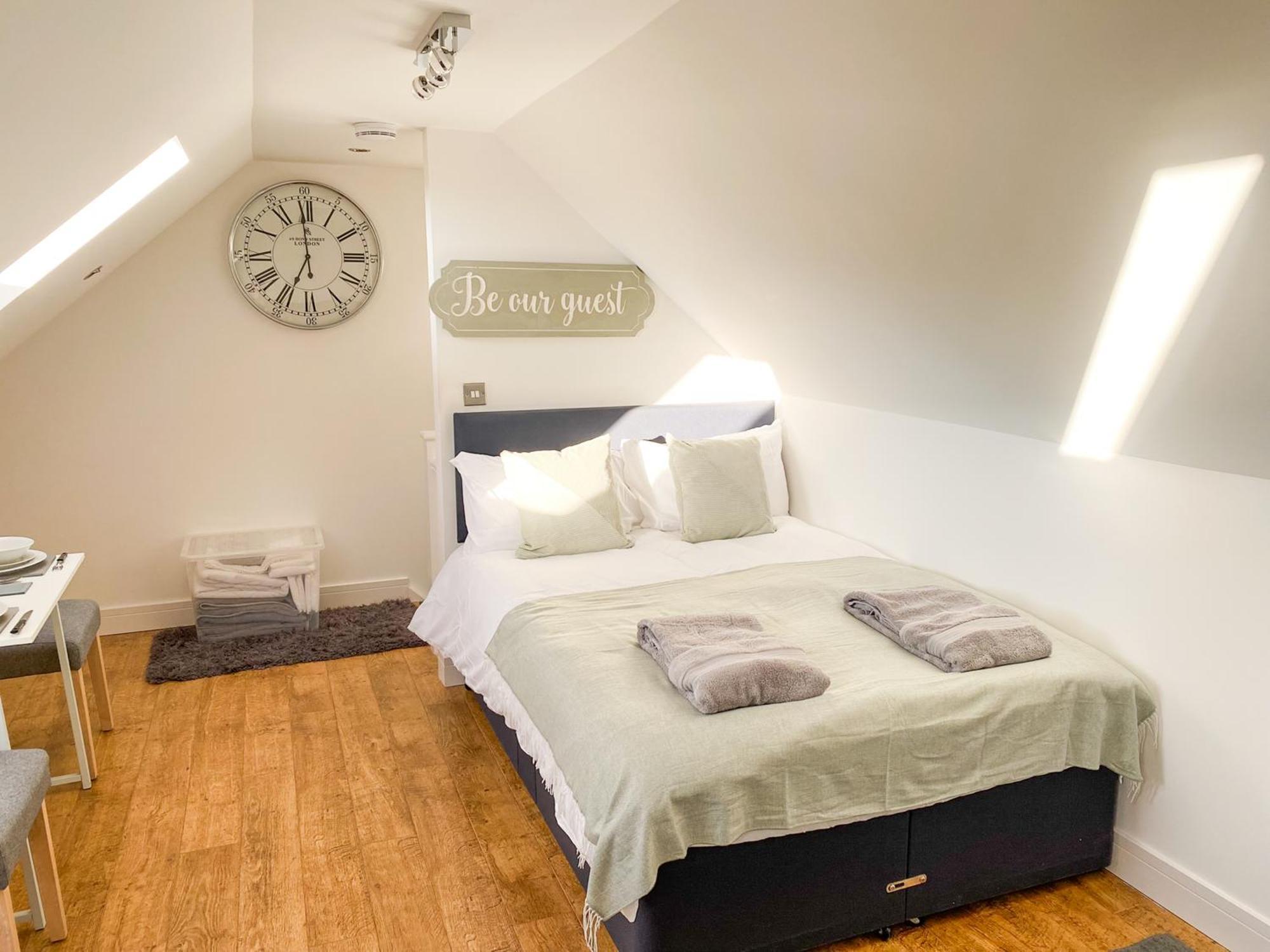 Glades Lovely Self Contained Apartment-studio In Super South West Location By Staystaycations * Bristol