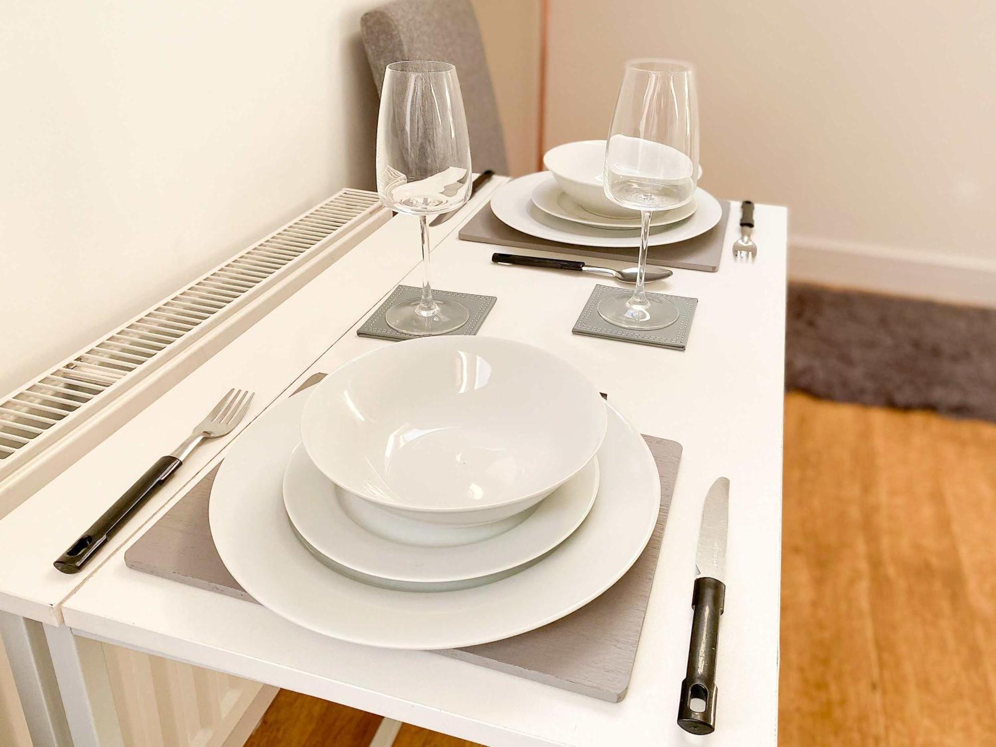 Glades Lovely Self Contained Apartment-studio In Super South West Location By Staystaycations Apartment